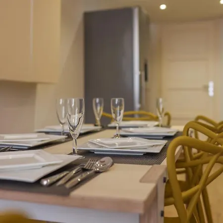 דירה De Luxe Mimosa 6p *