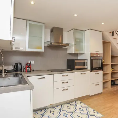 Апартаменты De Luxe Mimosa 6p *