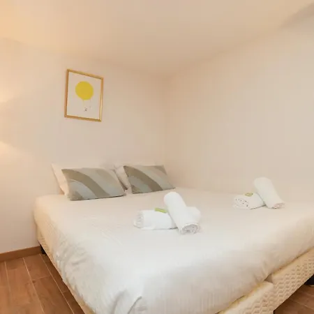 Апартаменты De Luxe Mimosa 6p *