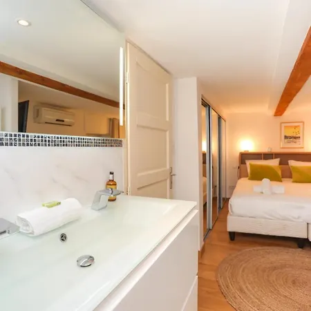 Апартаменты De Luxe Mimosa 6p