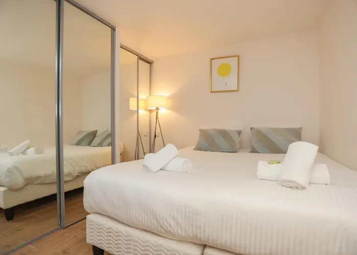 Апартаменты De Luxe Mimosa 6p *