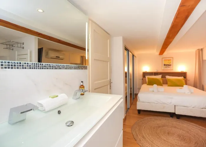 شقة De Luxe Mimosa 6p